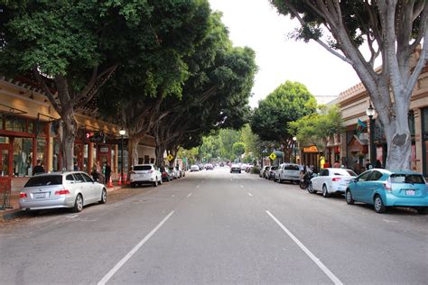 Many young professionals live in san luis obispo and residents tend to lean conservative. File:Downtown Historic District, San Luis Obispo, CA, USA ...
