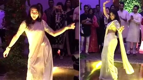 Sara Ali Khan Dances On Saat Samundar At A Wedding Reception Full Video Youtube