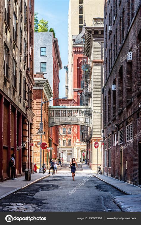 Scenic View Of Alley In Tribeca In New York Stock Editorial Photo