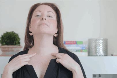Tutorial How To Give Yourself A French Facial Massage