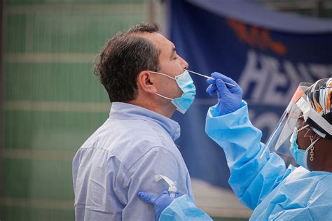 Daarnaast moeten ze zich vooraf registreren op de site van de duitse overheid. Negatieve coronatest verplicht voor reizen vanuit risicogebied