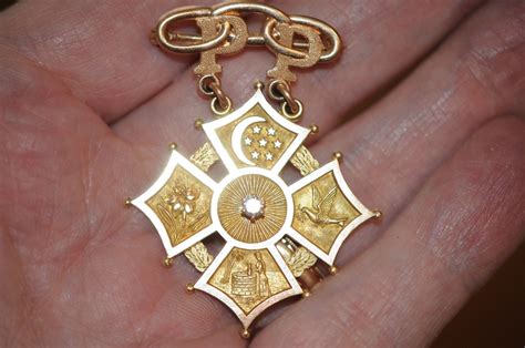 Odd Fellows Pin Pendant 14k Gold With Diamond In Center Historical Fraternal Odd Ebay 14k