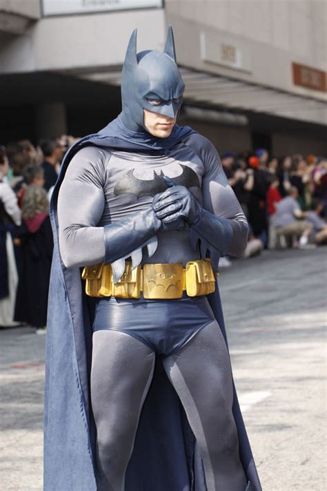9 Batman Cosplay Costumes Creative Cosplay Designs Batman Cosplay Costume Batgirl Cosplay