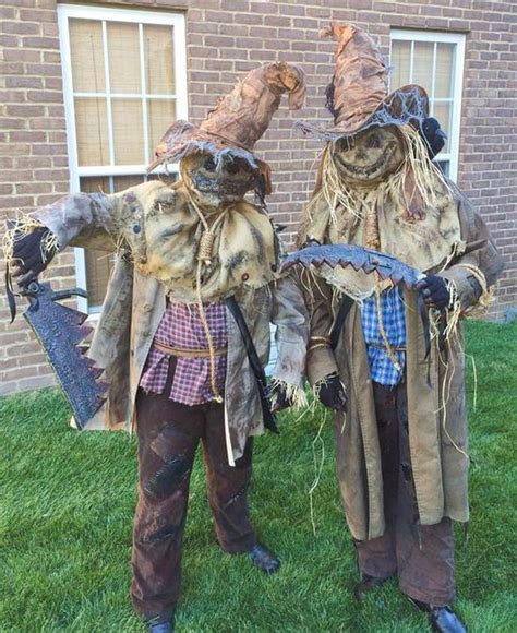 See more ideas about scarecrow hat, scarecrow, halloween crafts. 17 DIY Scarecrow Costume Ideas From Clever to Creepy