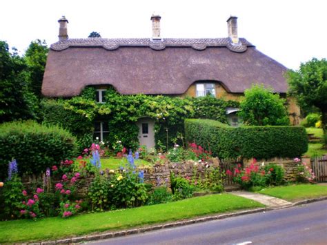 English Cottage Style Wallpaper Images And Photos Finder