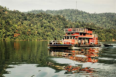 Boathouse tasik kenyir rental for 2 days 1 night. orange houseboat at Tasik Kenyir | Flickr - Photo Sharing!