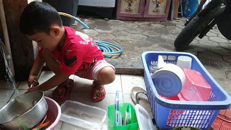 Tanpa 'alat perang' lengkap, melakukan beberapa hal yang disebutkan di atas akan lebih sulit. DUNIA ANAK||BELAJAR MENCUCI PERKAKAS|| mengenal nama ...
