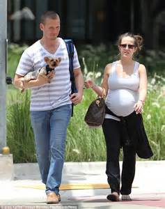 Heavily Pregnant Bachelorette Star Ashley Hebert Jets Into Miami To