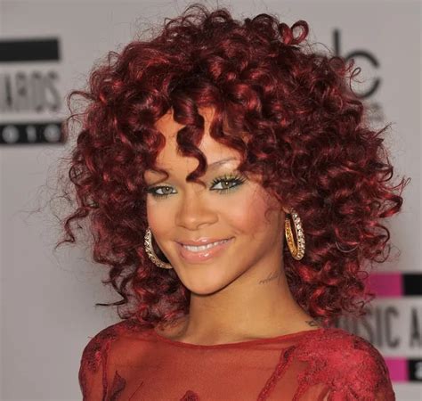 Rihannas 25 Best Hairstyles Haircuts And Colors Affopedia