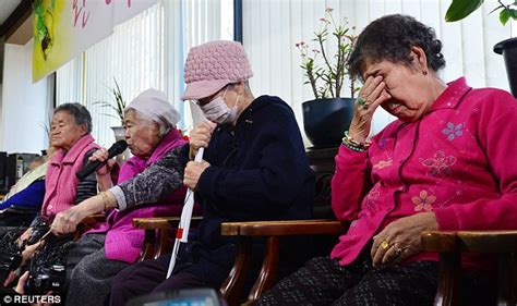 South Korean ‘comfort Women’ Blast Japan Apology Over Ww2 Sex Slavery Daily Mail Online