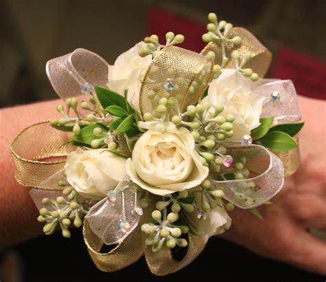 Homecoming Corsage Homecoming Corsage Prom Corsages And Boutonnières