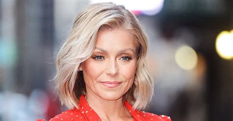 Kelly Ripa Gives A Peek Of The Gorgeous Foyer Inside Her 27 Million