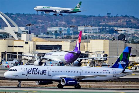 Jetblue Hints At New Hawaii Flights If Spirit Airlines Merger Approved