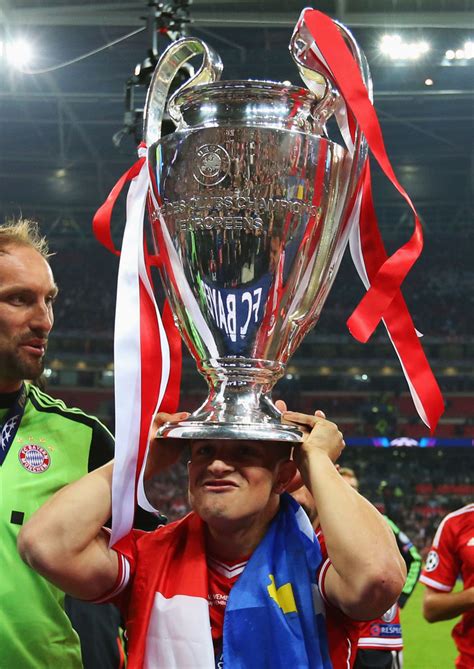 Jetzt hofft der millionenschwere schweizer auf seine chance. Xherdan Shaqiri Photos Photos - Borussia Dortmund v FC ...