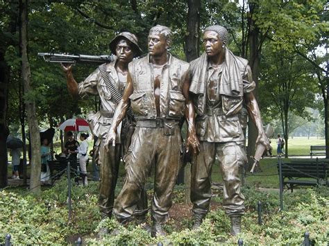 Vietnam War Statues Vietnam Memorial Vietnam Veterans Memorial