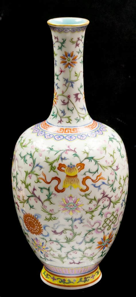 Chinese Vase Hammers Auction Record At £30000 Antique Collecting