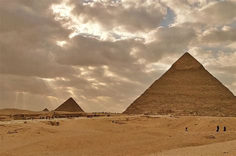 pyramids giza egypt desert ancient monument landmark sand cairo pyramid pxfuel