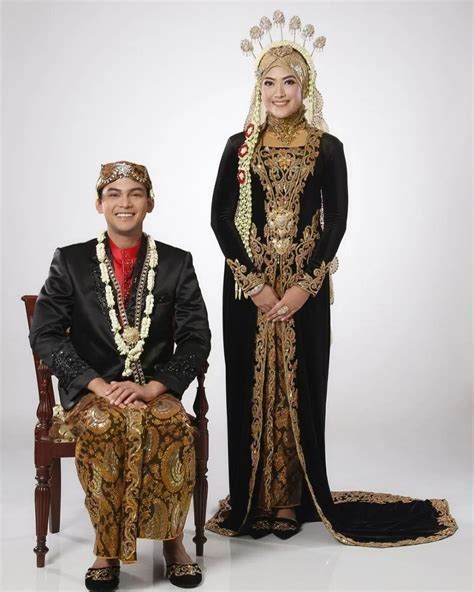 Baju Pengantin Adat Jawa Warna Hitam Hijab Mengenal Aksesoris