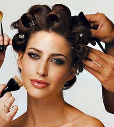 Messy hairstyles, on the contrary. Wedding hair and makeup artists