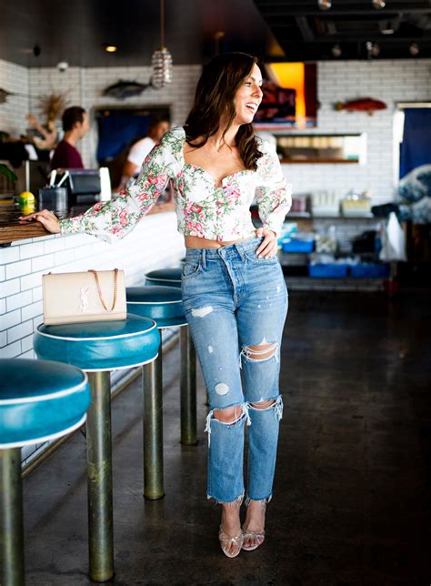 Sydne Style Shows The Best High Waist Jeans For Vintage Vibes In Grlfnd