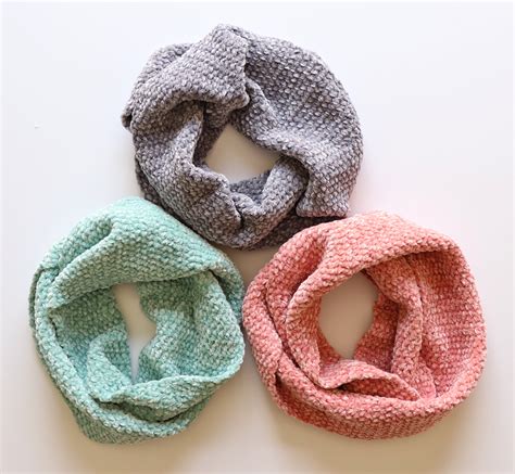 Beginner Crochet Velvet Infinity Scarf Daisy Farm Crafts