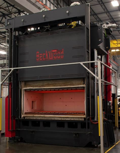 Beckwood Delivers 400 Ton Titanium Hot Forming Press To Midwest