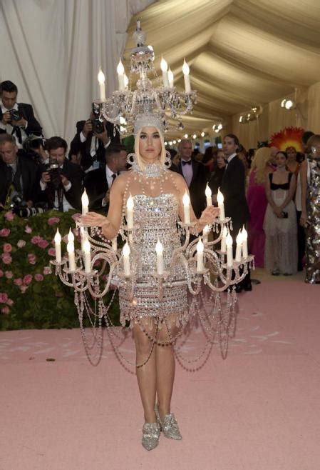 Katy Perry Ilumina La Gala Met 2019 Vestida De Lumière El Candelabro