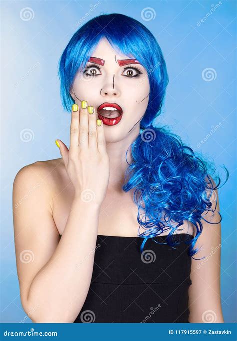 Portrait De Jeune Femme Dans Le Style Comique De Maquillage Dart De Bruit Shoked Image Stock
