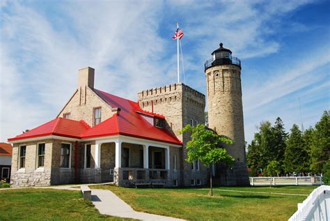 11 Coolest Lighthouses In Michigan Midwest Explored