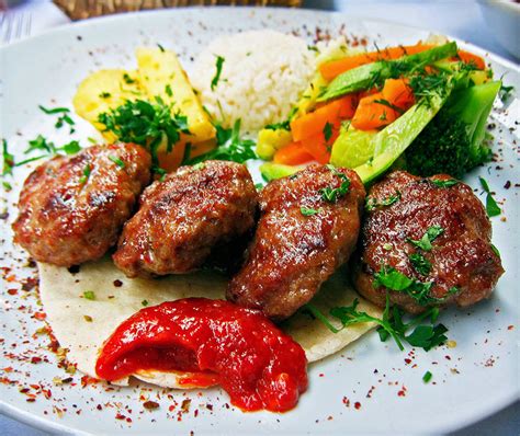 Kofte Meatball Recommended Istanbul Food Travelvui