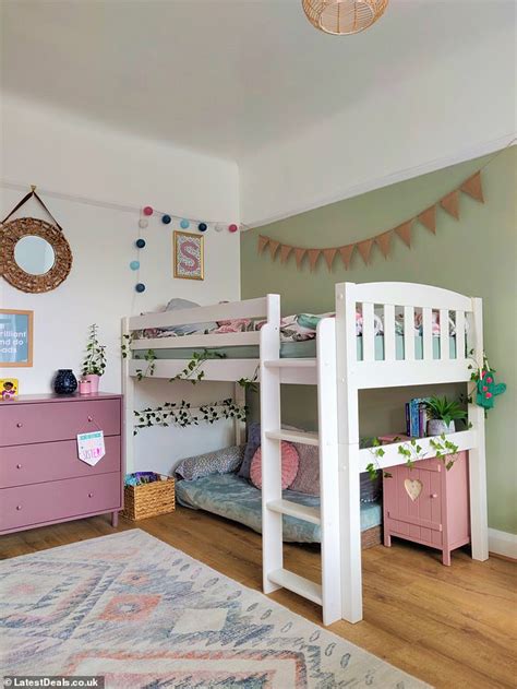 Mother Of Two Transforms Daughters Dreary Bedroom Into A Garden Themed