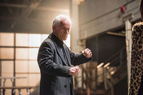 Legends Of Tomorrow Lance Henriksen Talks Obsidian And His Green