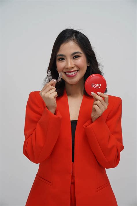 Uci Atasi Gigi Gingsul Tanpa Behel, Kok Bisa? Ini Ceritanya!