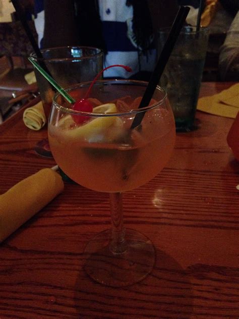 How to make peach sangria from olive garden. Peach Sangria from Olive Garden in Atlanta GA | Sangria ...