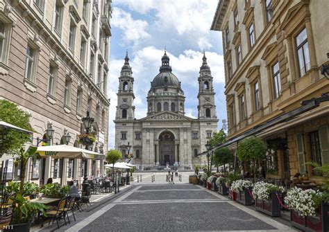 Velvet Check Out Ezeket A Helyeket Fedezze Fel Ha Turistaként Szeretné Megismerni Budapestet
