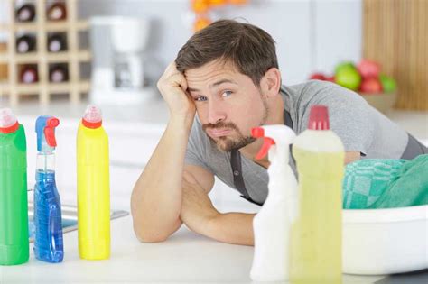 Anschließend tupft man den fleck mit mineralwasser und seifenlauge aus dem teppich. Wie du deinem Teppich in Flecken-Notfällen hilfst (SOS ...