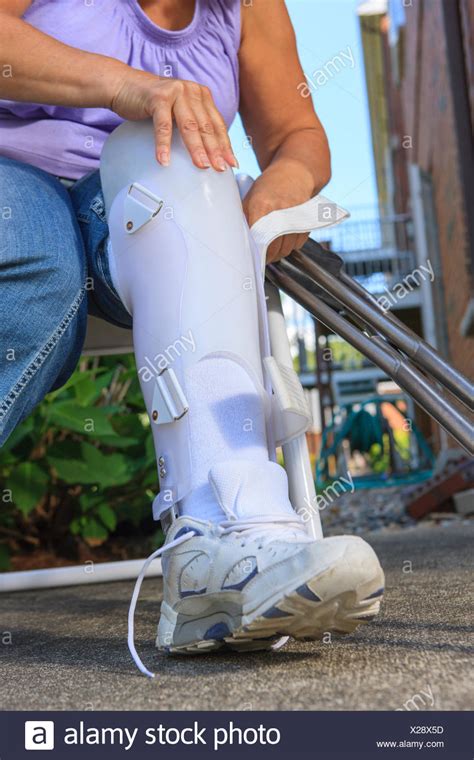 Leg Brace High Resolution Stock Photography And Images Alamy