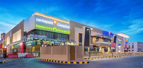 تقع سلطنة عمان في أقصى الجنوب الشرقي لشبه الجزيرة العربية وتمتد بين خطي عرض 40 °16 و 20 26° شمالا وبين المناطق الإدارية : سينما سينيبولس صُحار تفتح أحدث فروعها في الواحة مول عمان ...