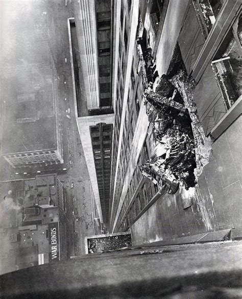 In 1945 A Plane Hits Empire State Building Killing 13 The Year