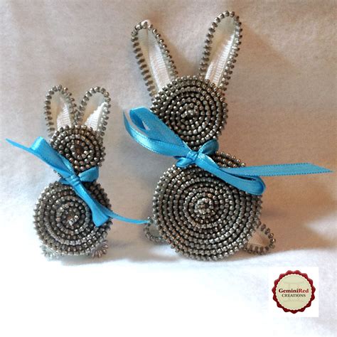 Zipper Bunny pin (3 inch) | Zipper jewelry, Zipper flowers, Zipper crafts