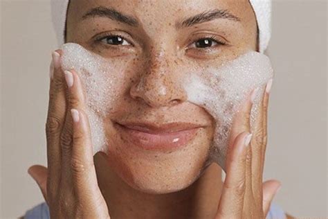 Best Face Wash For Oily Skin Top Picks For Hergamut