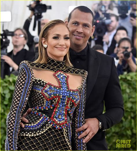 Jennifer Lopez And Alex Rodriguez Return To The Met Gala Carpet Photo