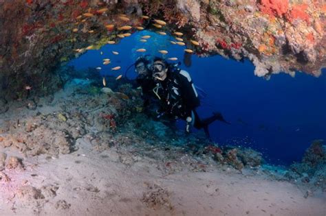The 8 Most Amazing Underwater Caves Around The World