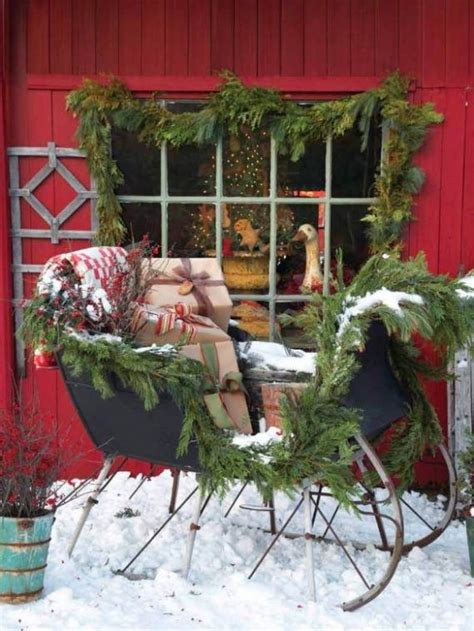 24 Attractive Christmas Sleigh Decoration Inspirations