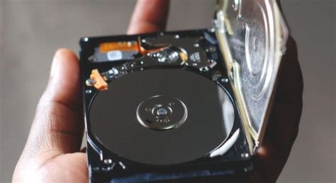 The process is as follows: How to Connect and Get Data Off a Hard Drive in 5 Ways ...