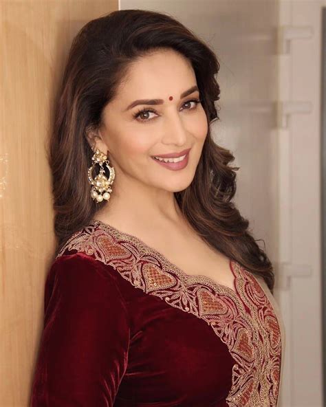 Dah 36 Tahun Jadi Pelakon Bollywood Madhuri Dixit Kekal Anggun Bak