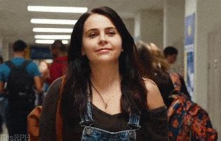 Mae Whitman Ess Makes A Pack GIF Find Share On GIPHY