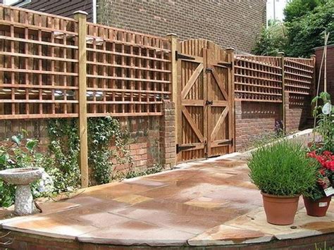 Beautiful Fence Designs Blending Various Materials For Unique Modern Walls
