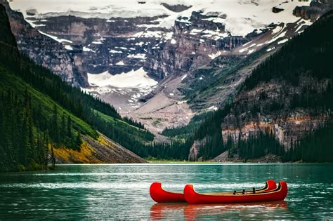 Are These The 7 Most Breathtaking Lakes In Canada Canadacom