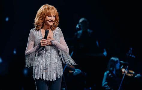 Breaking Reba Mcentire Makes Difficult Decision To Postpone Weekend Shows Issues Statement